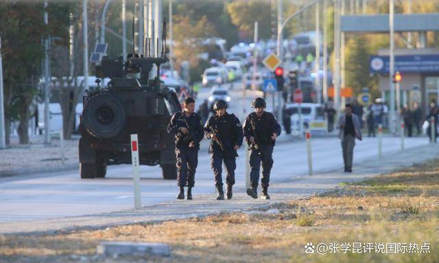 金砖峰会上,埃尔多安正与普京谈笑风生,突然收到国内传来的噩耗