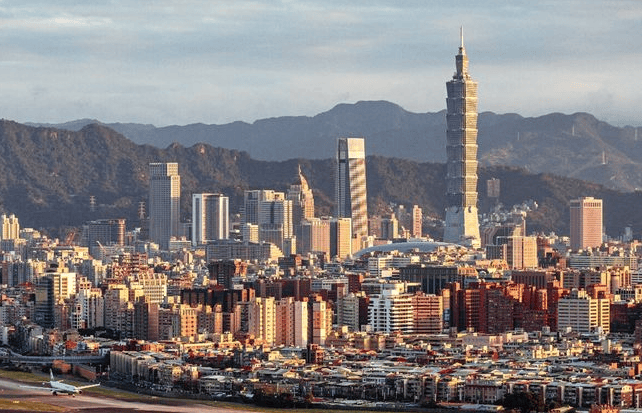 特朗普提起中美兵戎相见，对华的真实想法，已经暴露无遗了