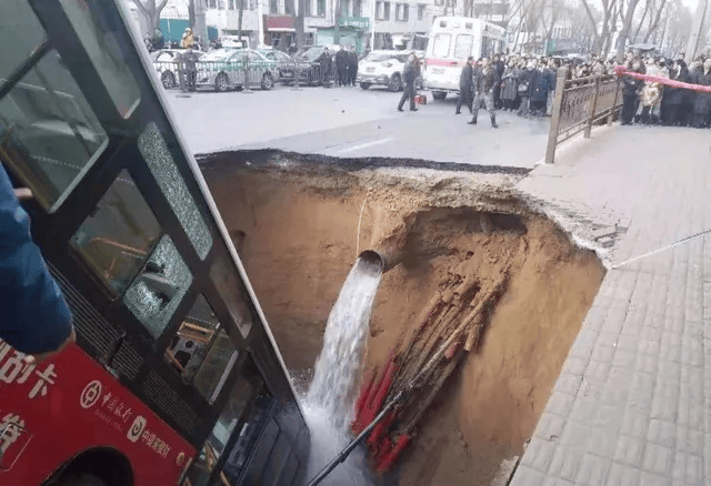 深圳一施工现场发生坍塌,13名作业人员失联