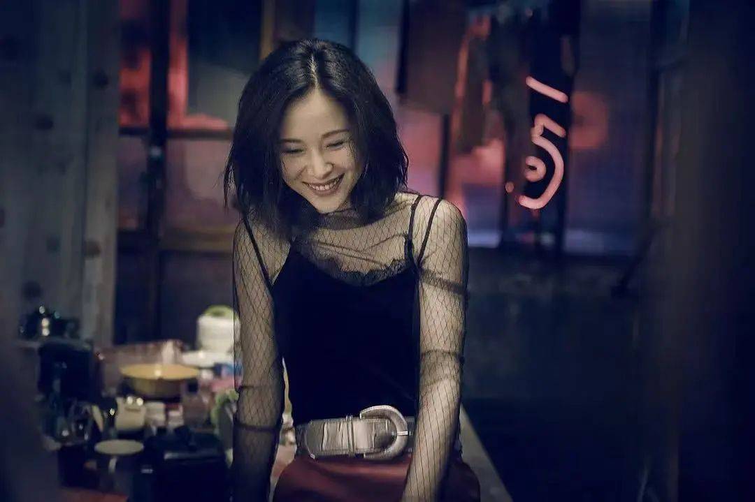 花钱买觉睡，商场洗头店成打工人的“钟点房”