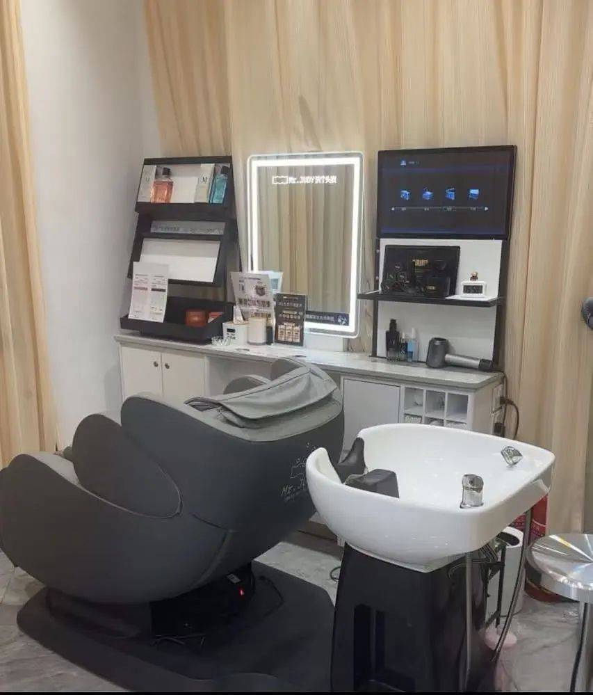 花钱买觉睡，商场洗头店成打工人的“钟点房”