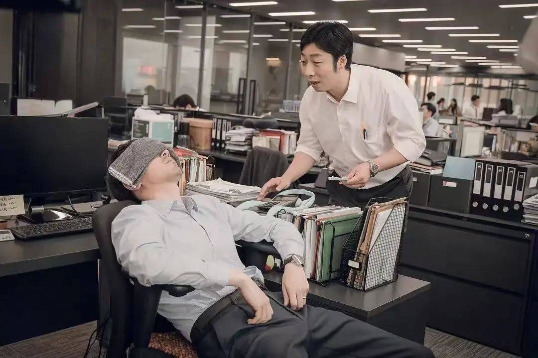 花钱买觉睡，商场洗头店成打工人的“钟点房”