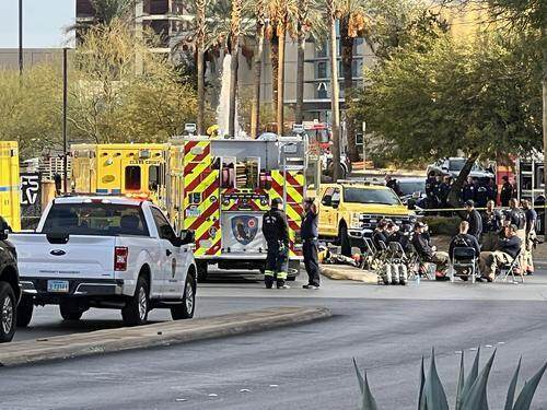 特朗普酒店门前电动汽车爆炸，导致1死7伤