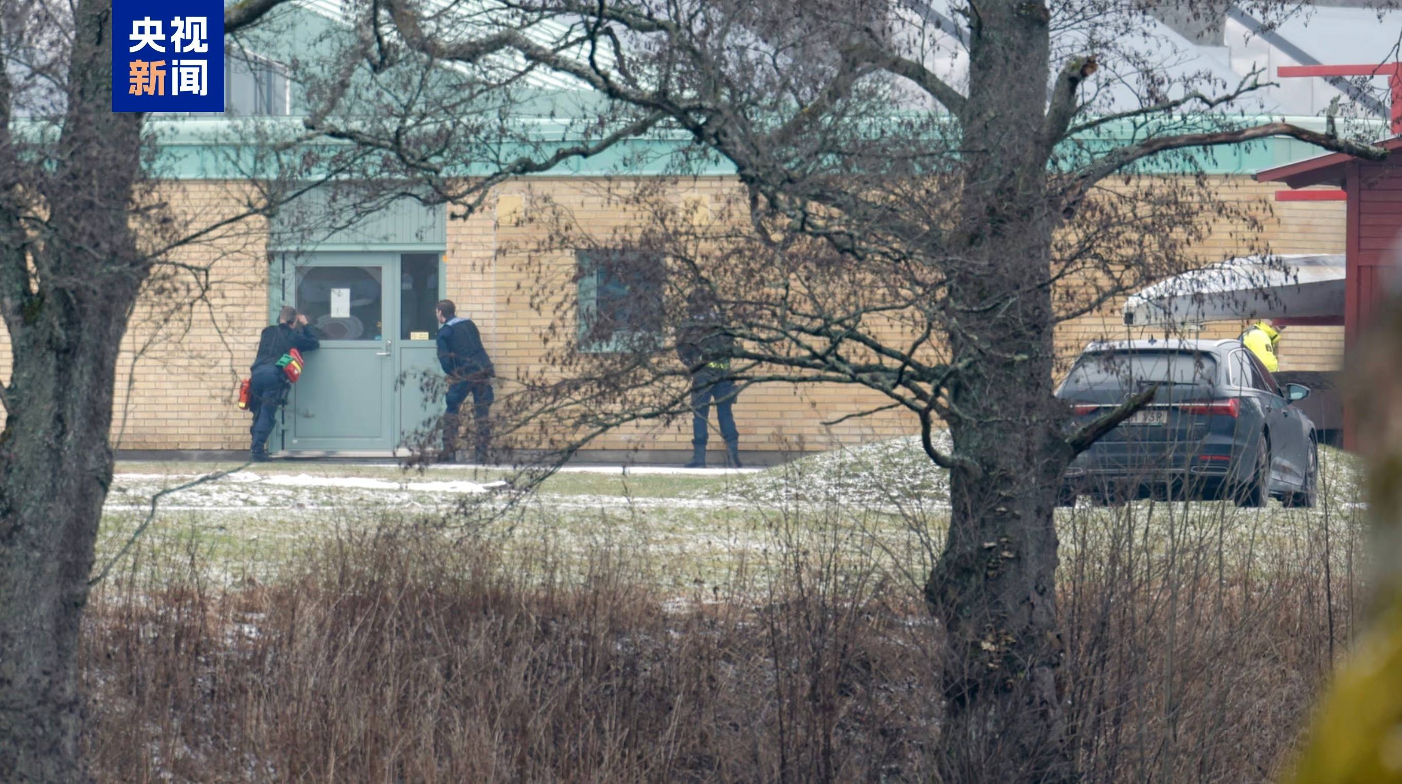 瑞典校园枪击案已致11人死亡，肇事者35岁，没有收入，警方称其在学校枪杀11人后自杀