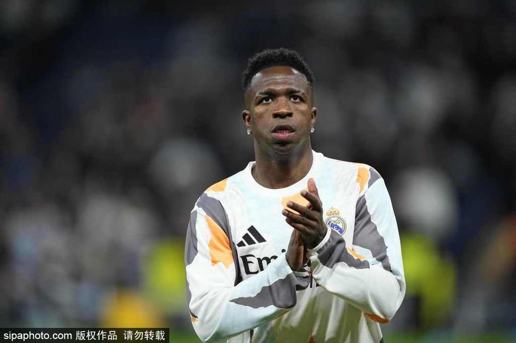 沙特2亿镑合同？维尼修斯：我想留在皇马 希望完成续约