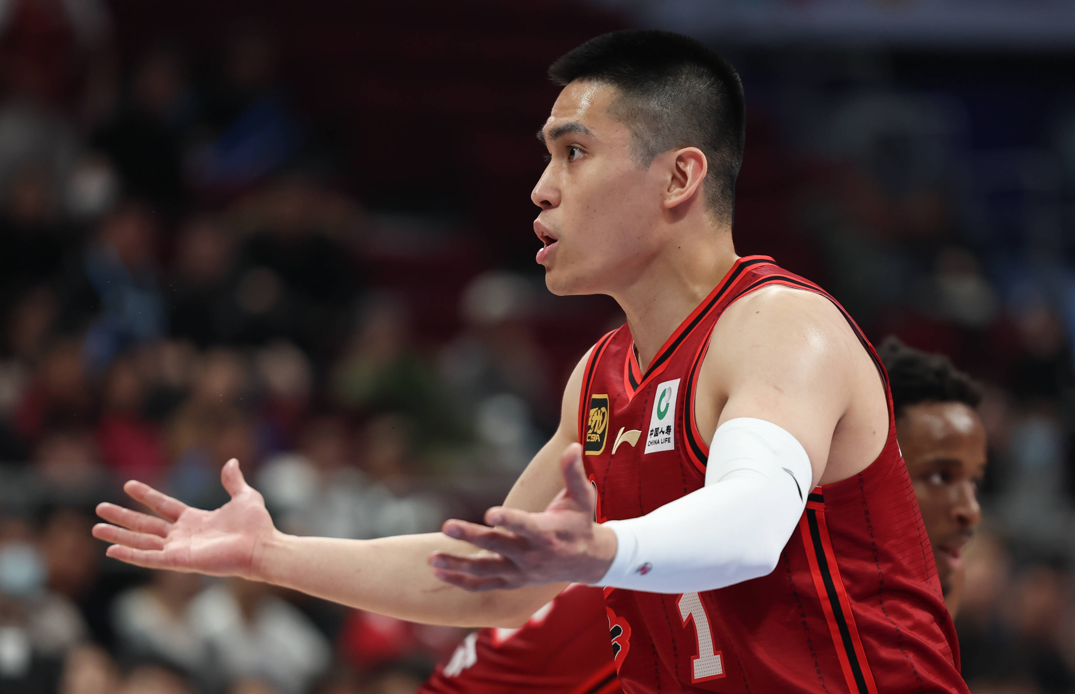 约克34分陈盈骏26+5+6 周琦伤退浙江末节逆转北京