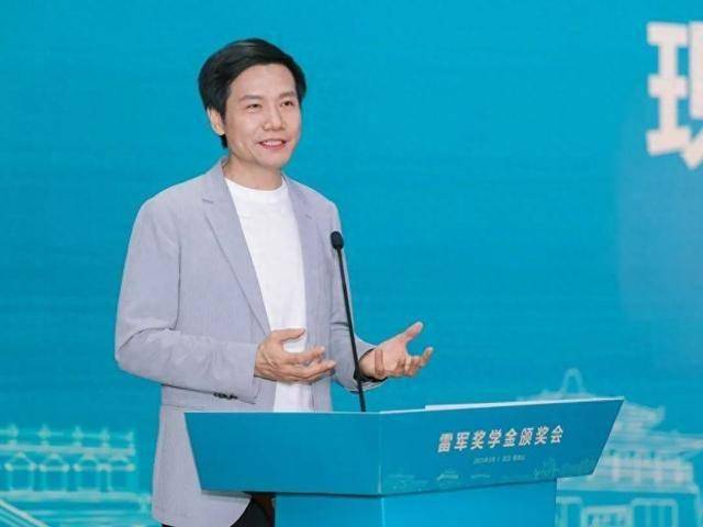 雷军、何小鹏最近为啥总往武汉跑？答案藏在这些细节里