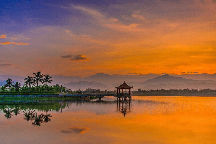 中方严厉警告！美国人警醒，大批解放军军舰实弹演训，信号强烈