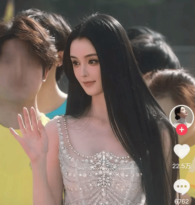 新娘因长相太美被质疑AI换脸,拍摄者:她们一家都很美