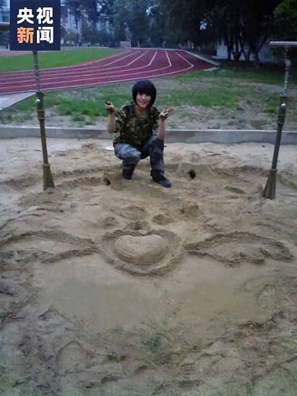 “现在大家叫我‘大粪妞’，我很开心！”