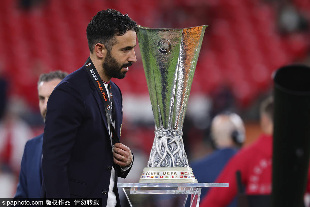 失败赛季！曼联英超第16+欧联亚军 阿莫林:我仍是合适人选