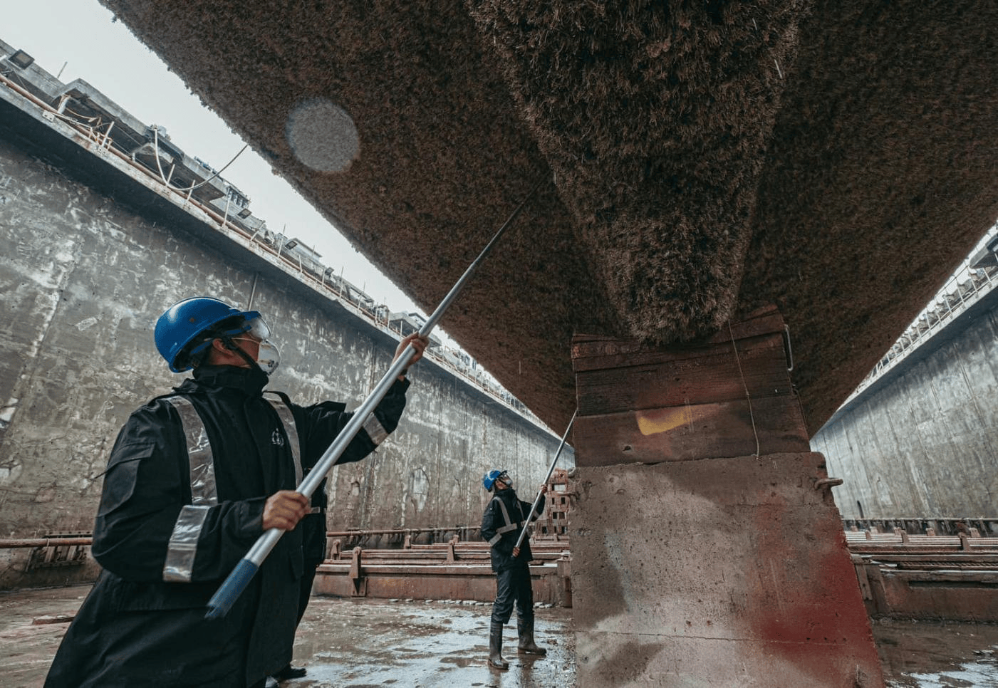 台媒：测试期间出现不明原因进水无法控制，台海军第六号浮船坞沉没