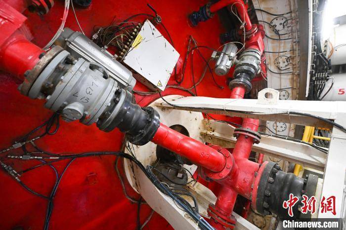 浙江宁波：世界最长海底高铁隧道进入海域段盾构施工