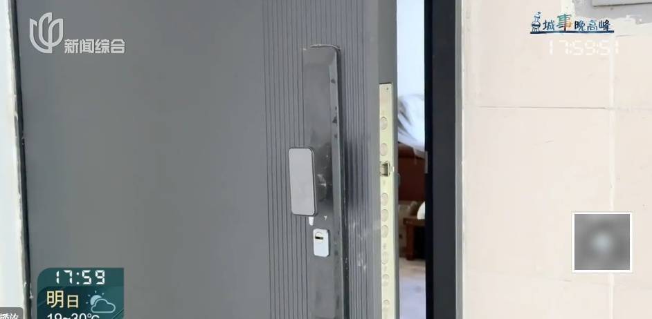 女子喜待乔迁，新房竟遭"拆房三人组"闯进拆光！工人：搞错人家