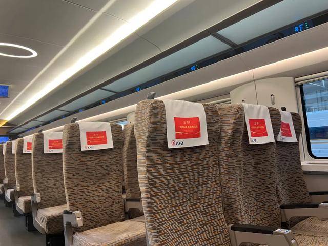 “一上高铁就睡觉”是因为缺氧？12306客服回应