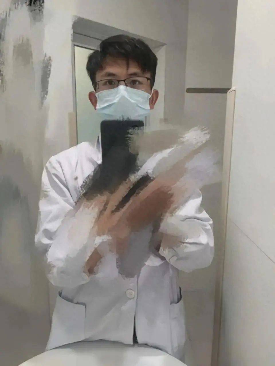 湘雅罗帅宇坠亡事件亲属接受华商报大风新闻采访:背11.6斤材料四处反映维权