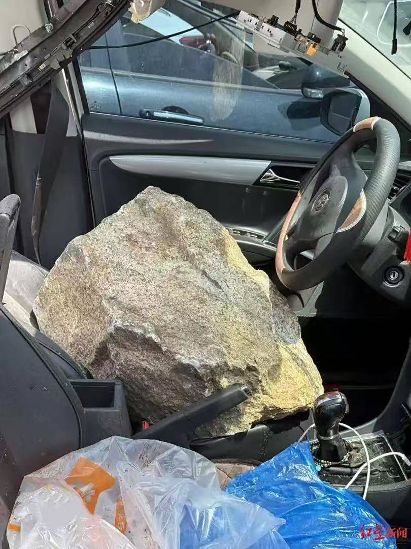 洛阳一家四口自驾遇落石家属索赔超百万遭网暴，律师：能否获赔关键在于这几点