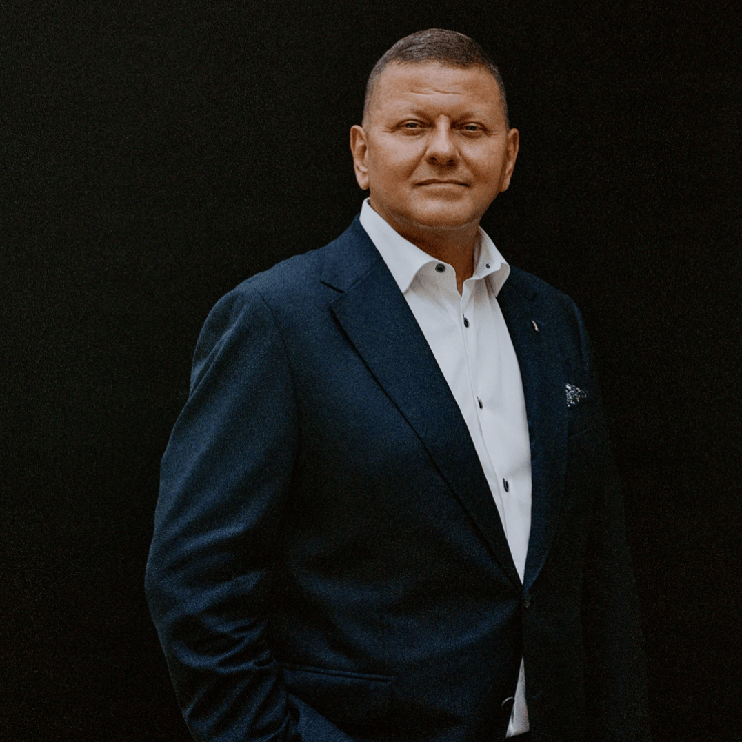 敏感时刻，乌克兰武装部队前总司令登上时尚杂志引争议