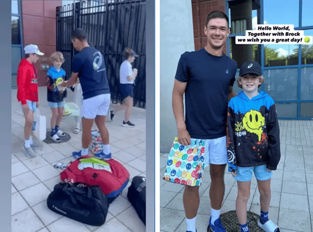 美网现场争议一幕:百万富翁抢小球迷签名帽引众怒,球员补赠礼物化解风波