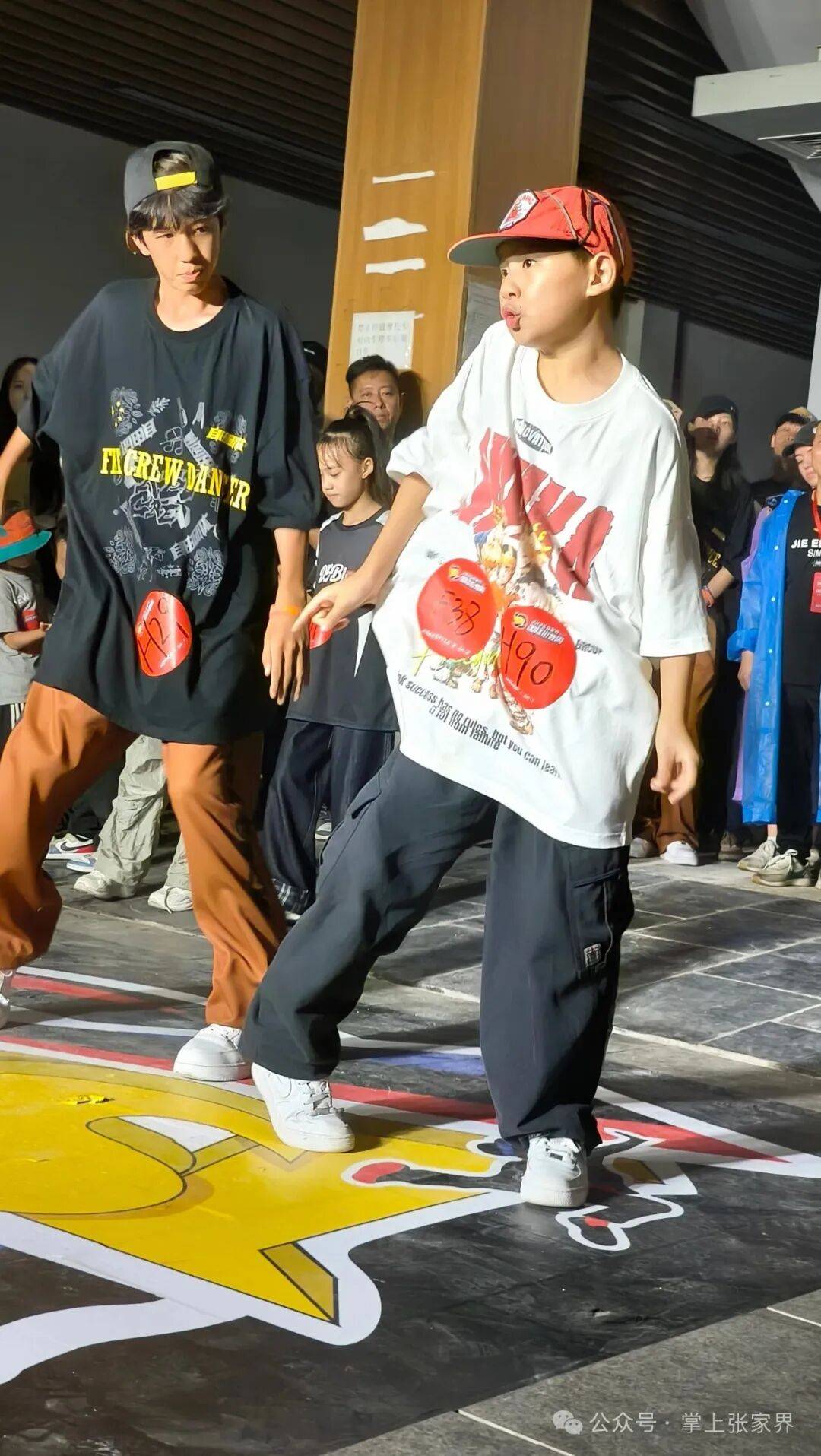 2025张家界国际街舞周举行街舞大会 千余名舞者斗舞张家界