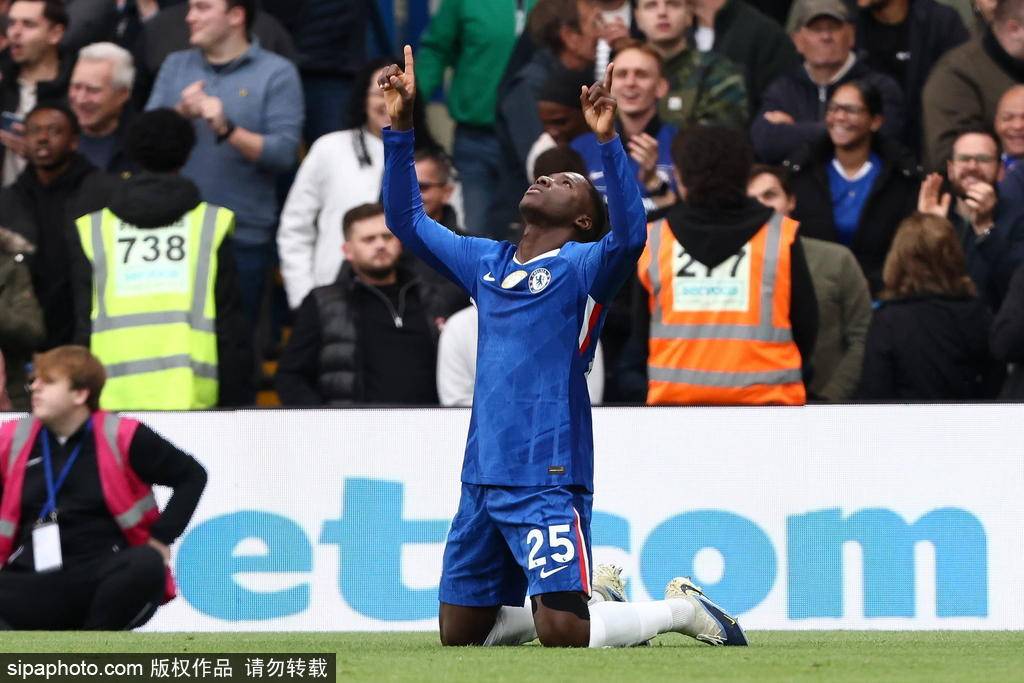 英超-凯塞多世界波埃斯特旺补时绝杀 切尔西2-1利物浦