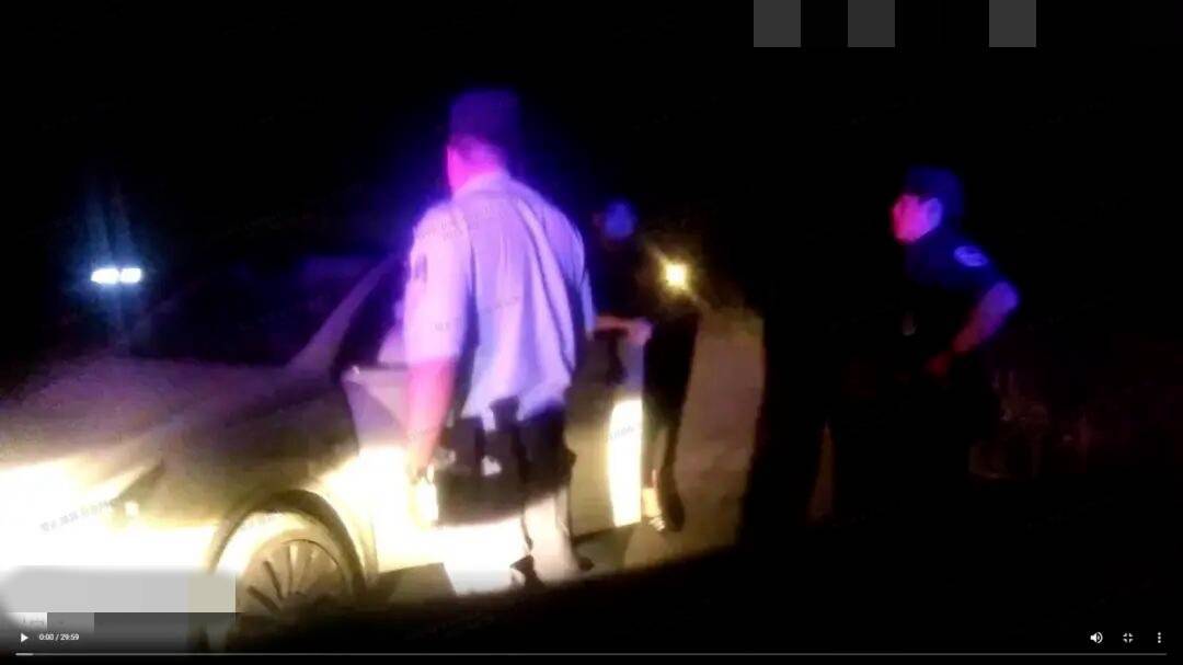 “我要举报我自己!”民警:拘了!