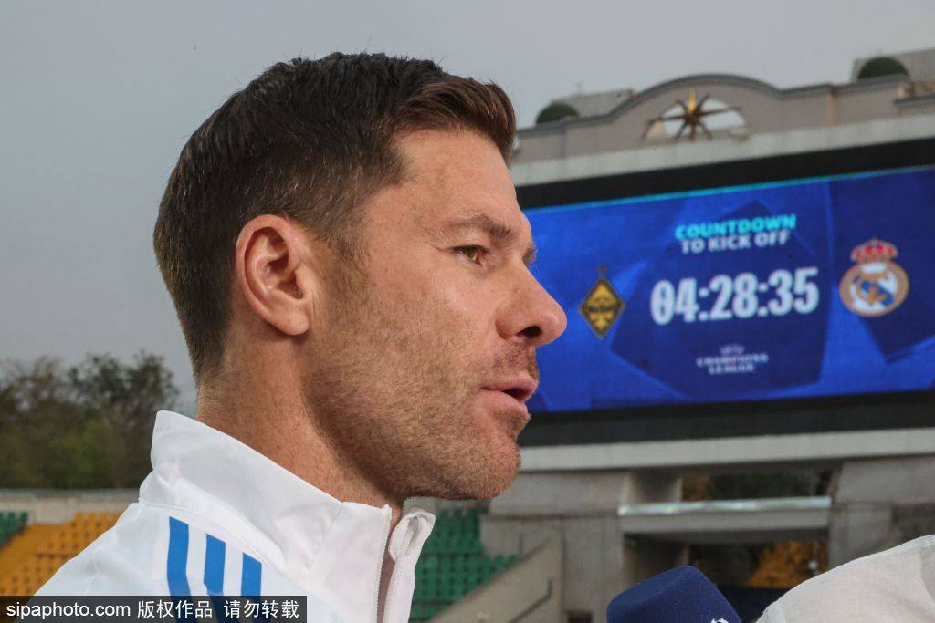 米利唐的逆袭：1助攻+4解围4抢断，皇马在巴萨战役中展现实力！